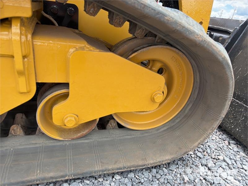 CAT 299D3 Two-Speed High Flow Minicargador / Compact T Kompaktrakodók