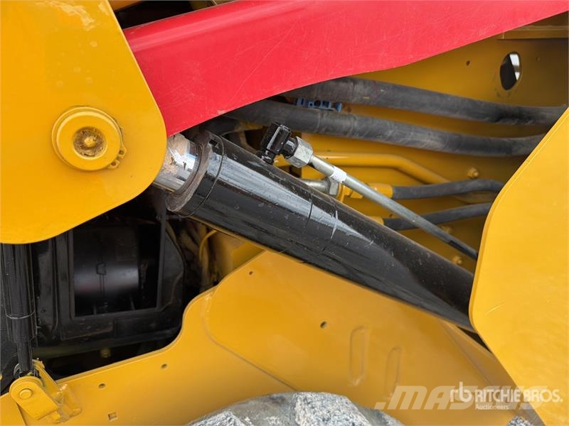 CAT 299D3 Two-Speed High Flow Minicargador / Compact T Kompaktrakodók