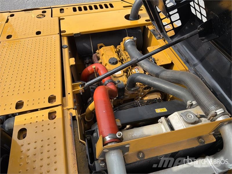 CAT 313D2L Excavadora Hidraulica / Tracked Excavator حفارات زحافة