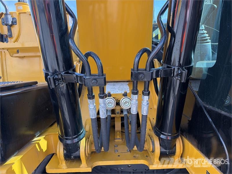 CAT 313D2L Excavadora Hidraulica / Tracked Excavator حفارات زحافة