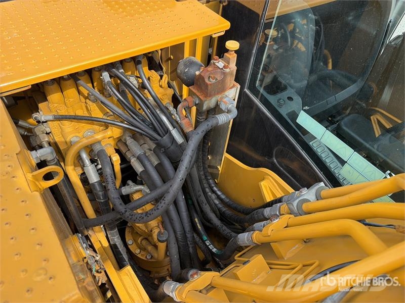 CAT 313D2L Excavadora Hidraulica / Tracked Excavator حفارات زحافة