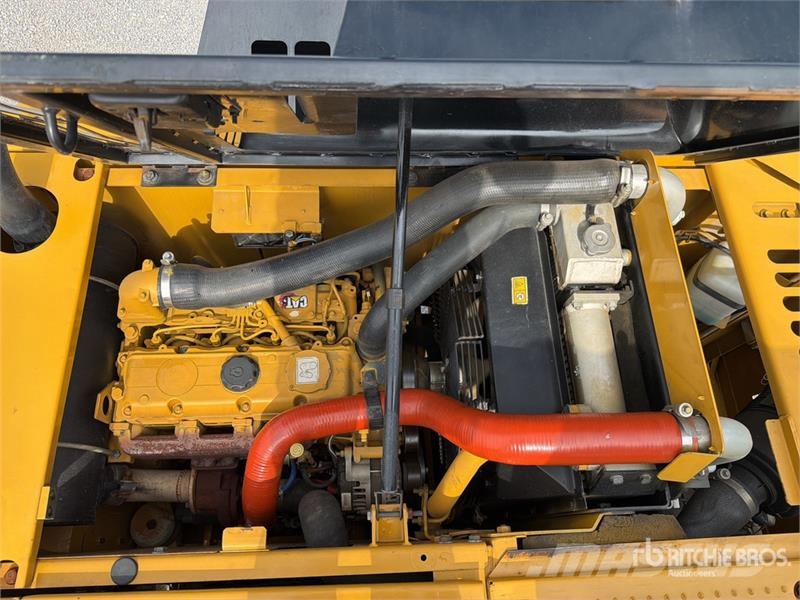 CAT 313D2L Excavadora Hidraulica / Tracked Excavator حفارات زحافة
