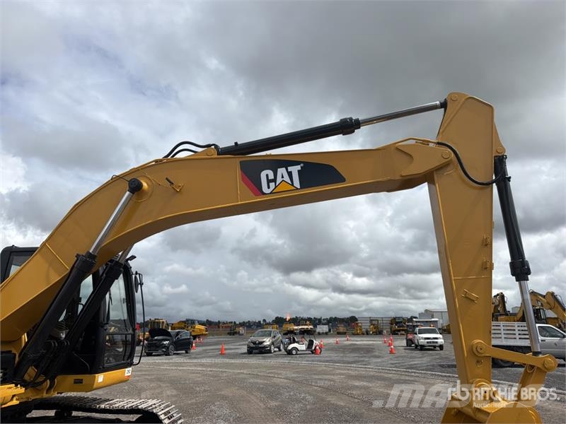 CAT 320D2 Excavadora Hidraulica / Tracked Excavator 대형 굴삭기 29톤 이상