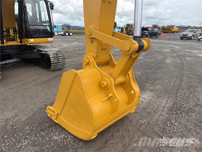CAT 320D2 Excavadora Hidraulica / Tracked Excavator 대형 굴삭기 29톤 이상