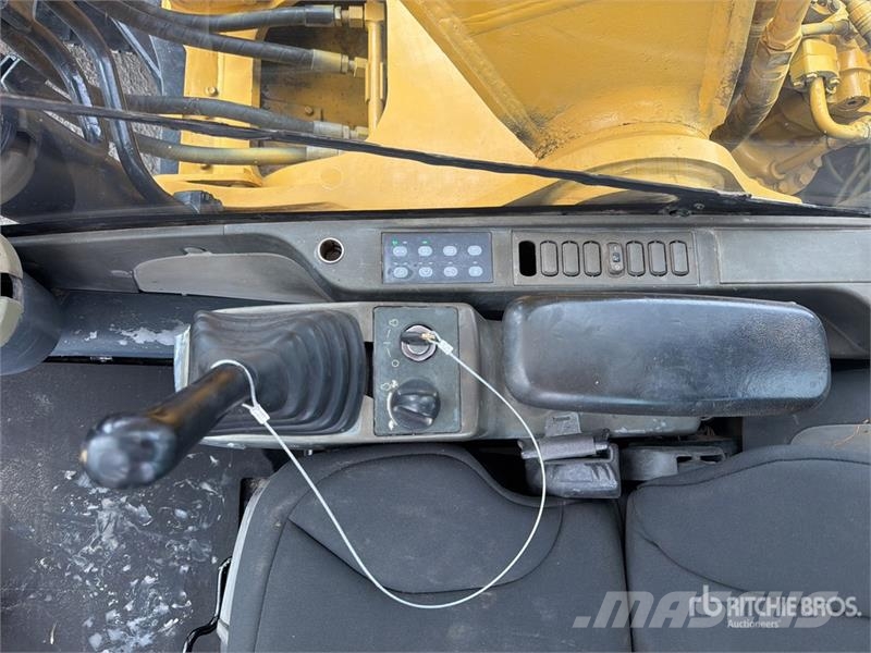 CAT 320D2 Excavadora Hidraulica / Tracked Excavator 대형 굴삭기 29톤 이상