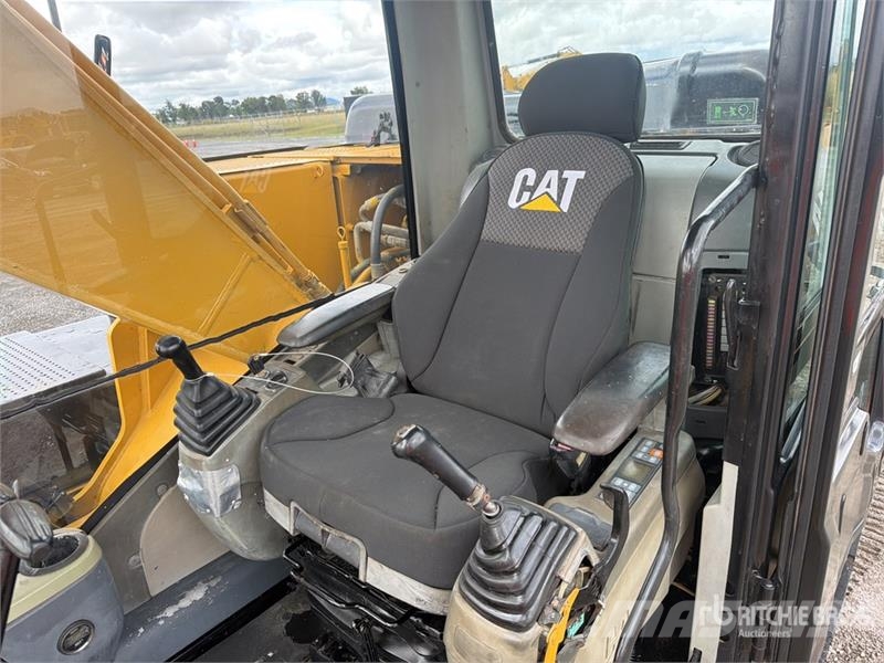 CAT 320D2 Excavadora Hidraulica / Tracked Excavator 대형 굴삭기 29톤 이상