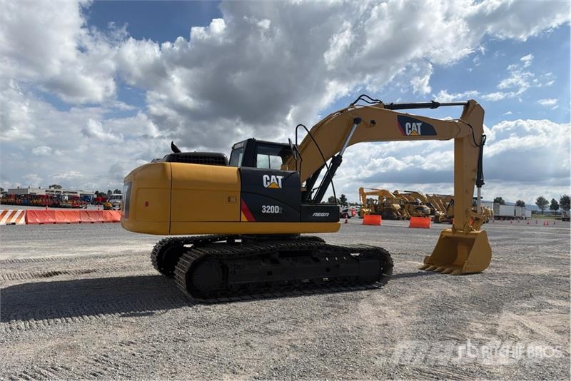 CAT 320D2 Excavadora Hidraulica / Tracked Excavator حفارات زحافة