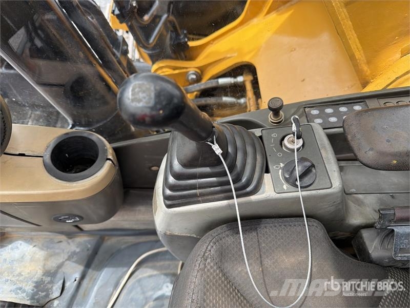 CAT 320D2 Excavadora Hidraulica / Tracked Excavator Escavatori cingolati