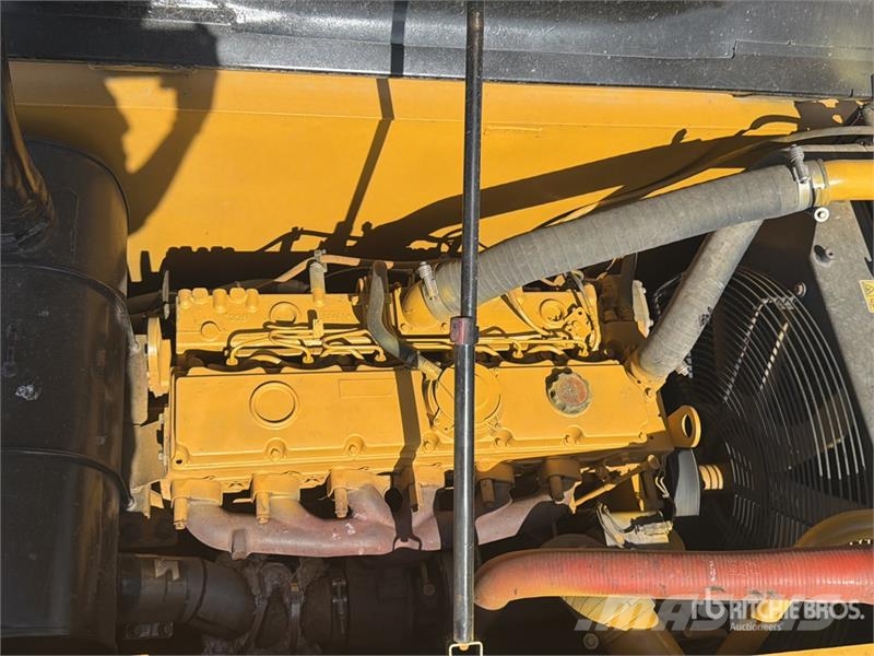 CAT 320D2 Excavadora Hidraulica / Tracked Excavator حفارات زحافة