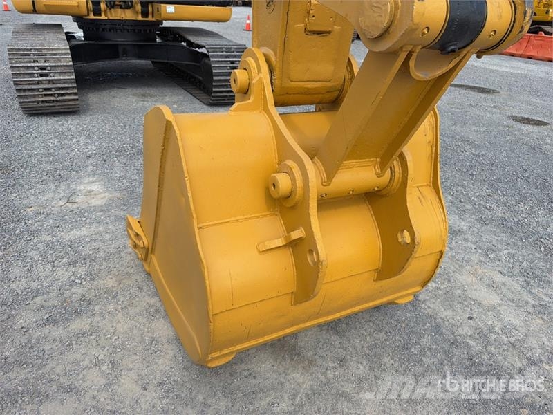 CAT 320D2 Excavadora Hidraulica / Tracked Excavator حفارات زحافة