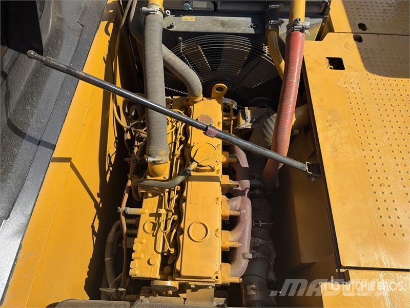 CAT 320D2 Excavadora Hidraulica / Tracked Excavator حفارات زحافة