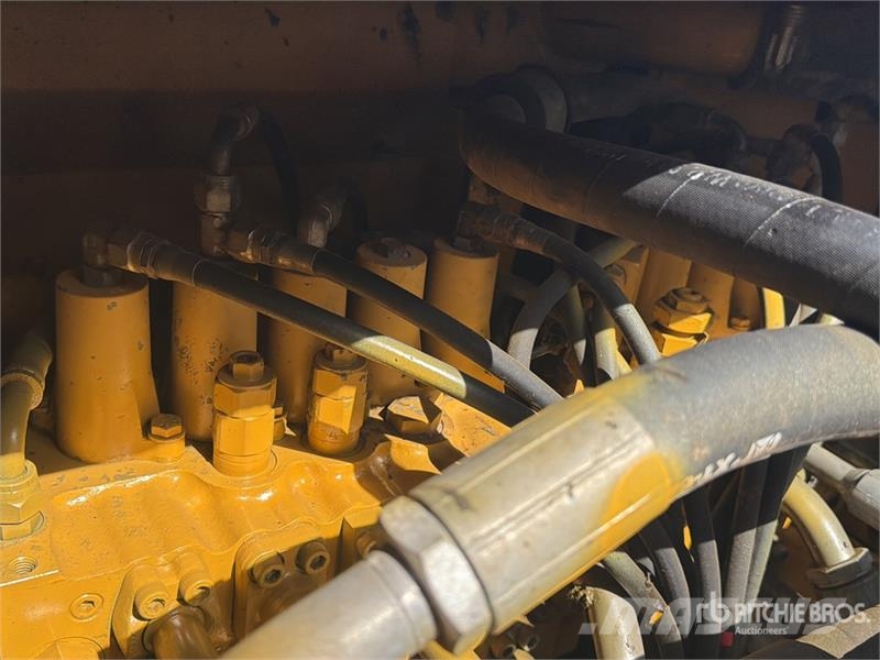 CAT 320D2 Excavadora Hidraulica / Tracked Excavator حفارات زحافة