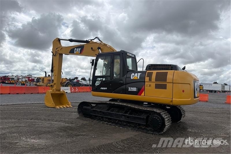CAT 320D2 Excavadora Hidraulica / Tracked Excavator Gravemaskiner på larvebånd