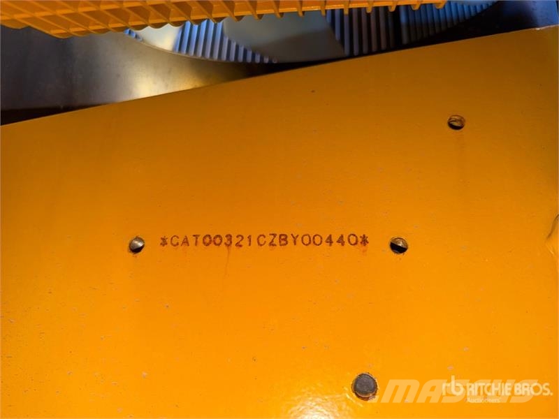 CAT 321 Tracked Excavator (Unused) Escavadoras de rastos
