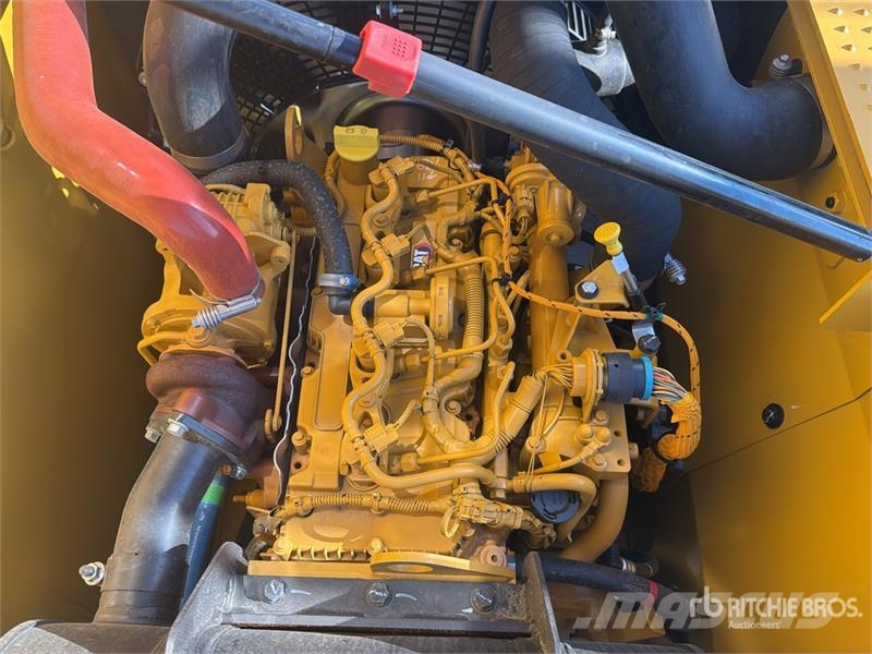 CAT 321 Tracked Excavator (Unused) Escavadoras de rastos