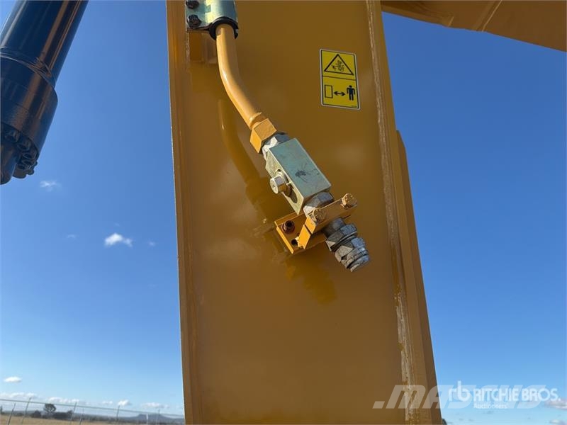 CAT 321 Tracked Excavator (Unused) Escavadoras de rastos