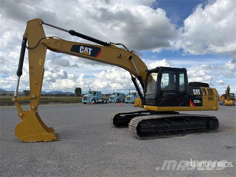 CAT 323D3 Excavadora Hidraulica / Tracked Excavator Pásové rýpadlá