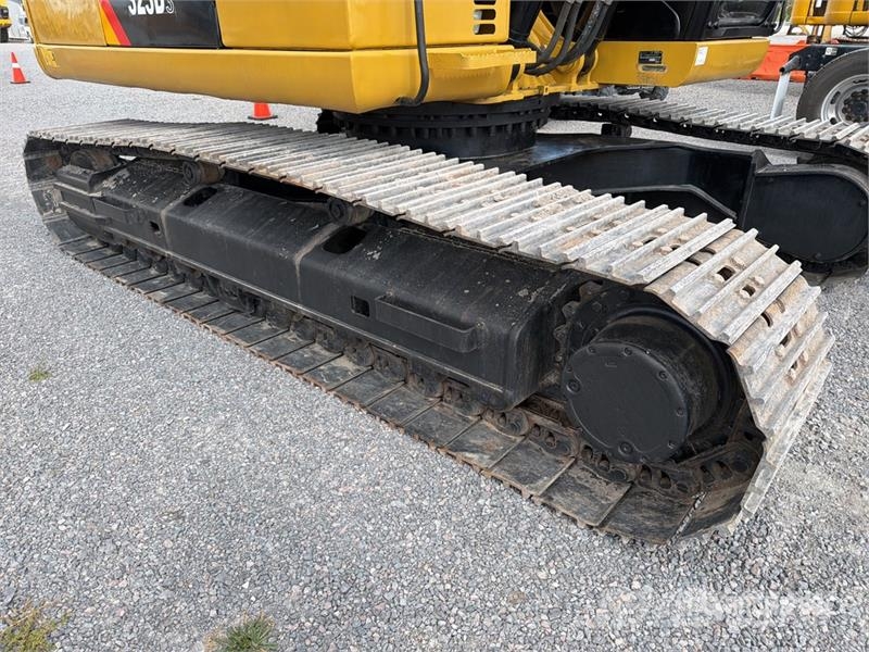 CAT 323D3 Excavadora Hidraulica / Tracked Excavator Pásové rýpadlá