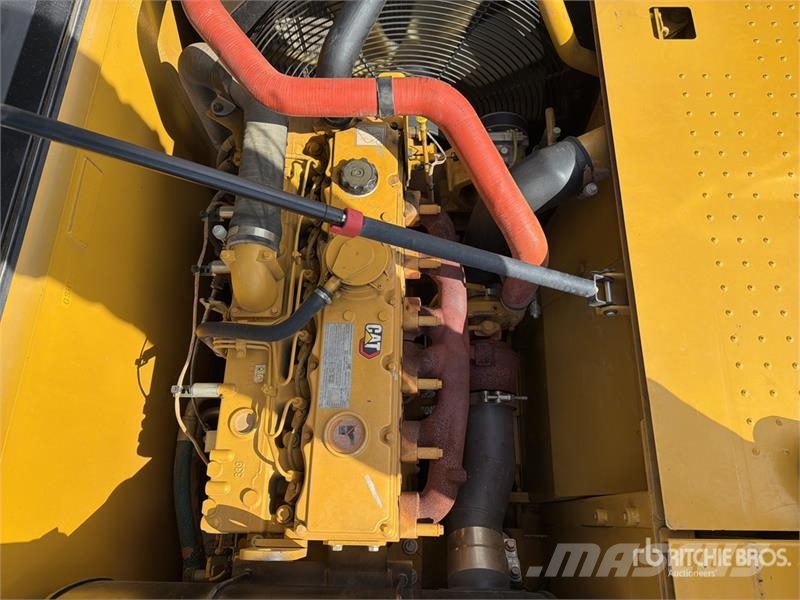 CAT 323D3 Excavadora Hidraulica / Tracked Excavator Pásové rýpadlá