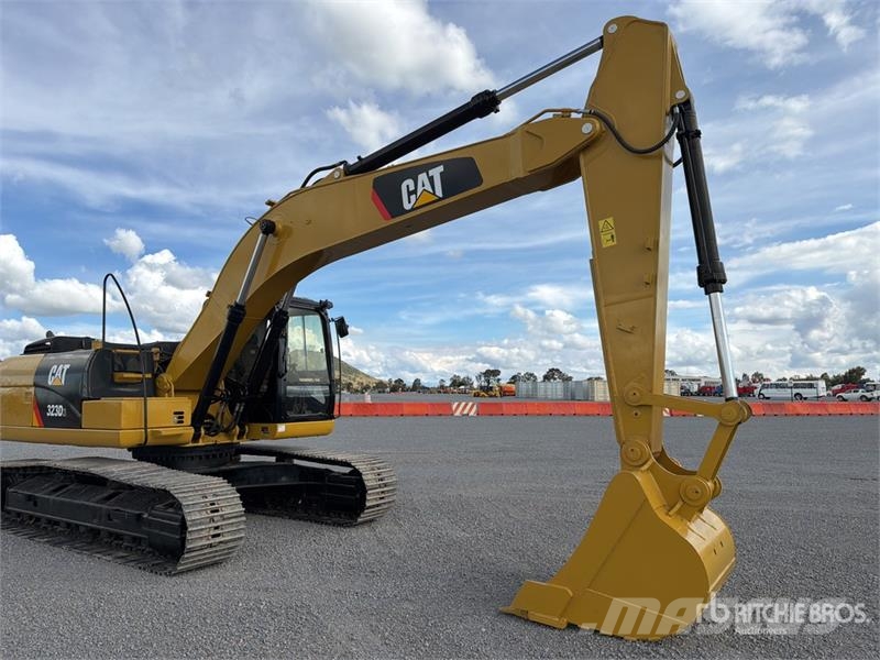 CAT 323D3 Excavadora Hidraulica / Tracked Excavator Pásové rýpadlá