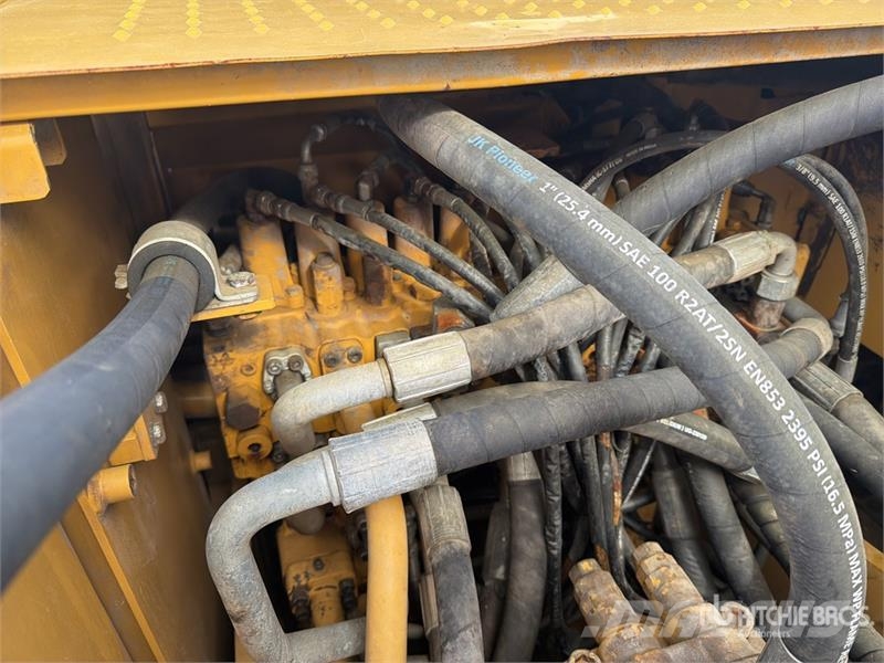 CAT 323D3 Excavadora Hidraulica / Tracked Excavator Pásové rýpadlá