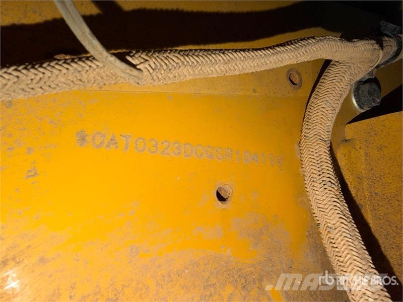 CAT 323D3 Excavadora Hidraulica / Tracked Excavator Pásové rýpadlá