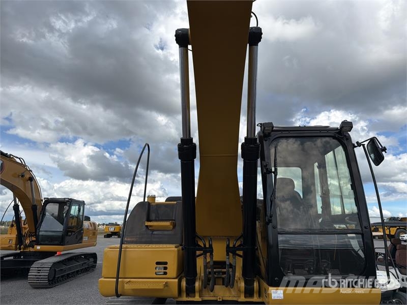 CAT 323D3 Excavadora Hidraulica / Tracked Excavator Pásové rýpadlá