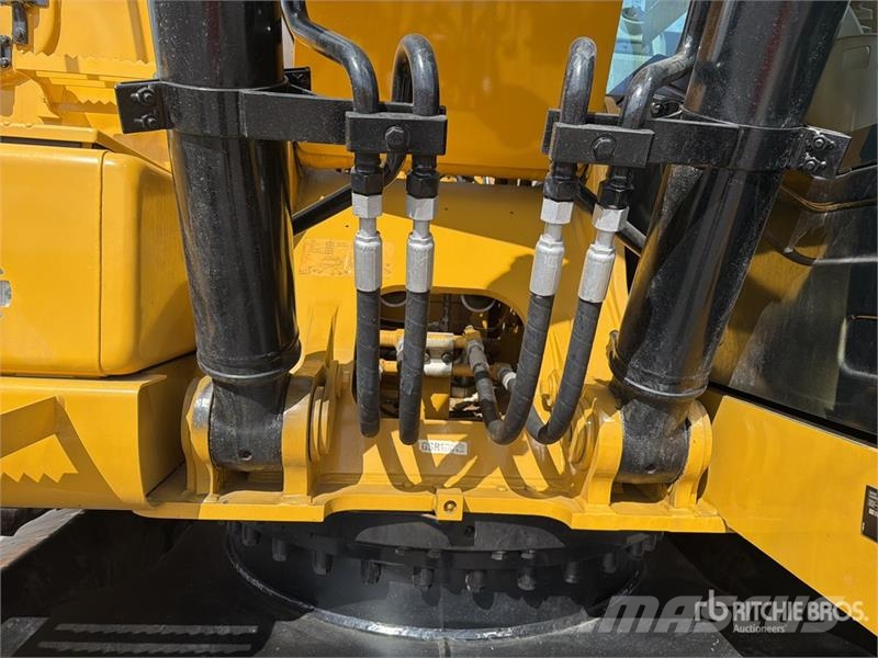 CAT 323D3 Excavadora Hidraulica / Tracked Excavator Pásové rýpadlá