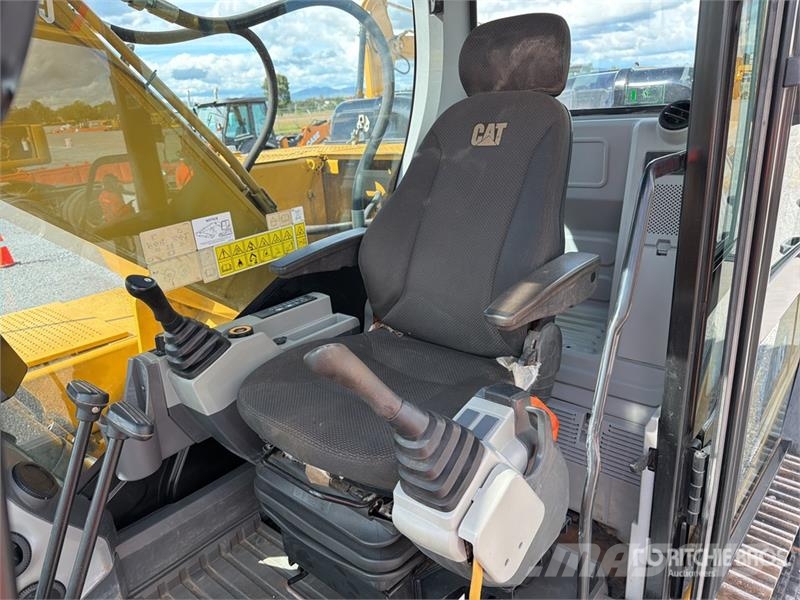 CAT 323D3 Excavadora Hidraulica / Tracked Excavator Pásové rýpadlá