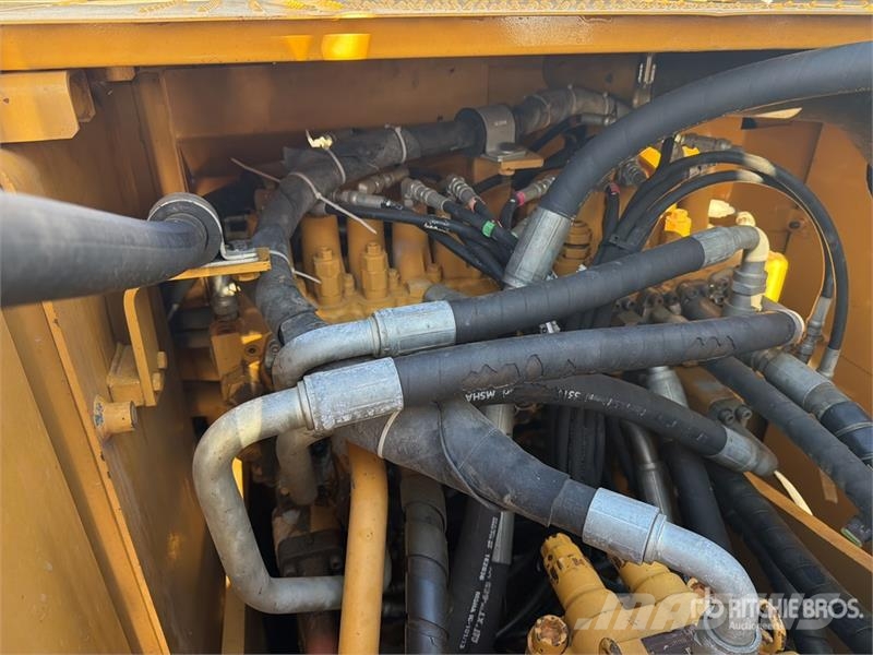CAT 323D3 Excavadora Hidraulica / Tracked Excavator Roomikekskavaatorid