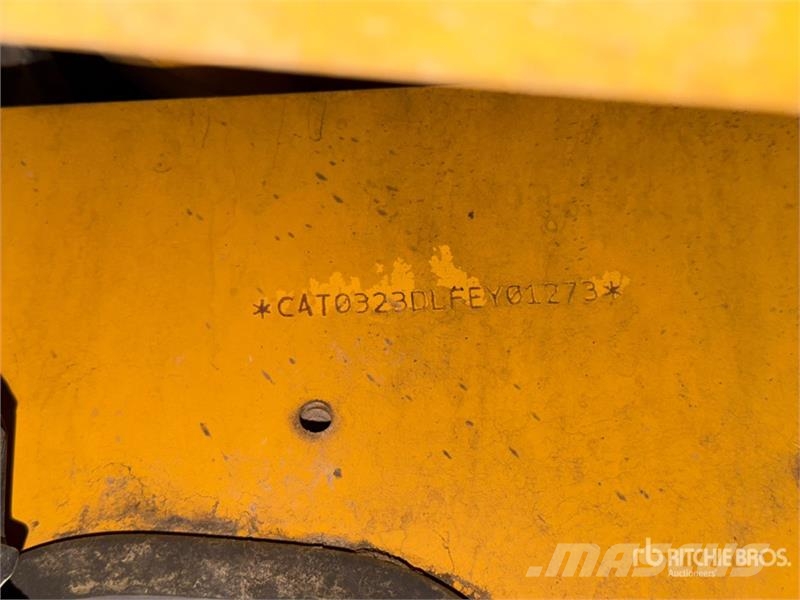 CAT 323D3 Excavadora Hidraulica / Tracked Excavator Pásové rýpadlá