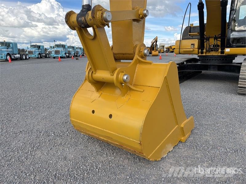 CAT 323D3 Excavadora Hidraulica / Tracked Excavator Pásové rýpadlá