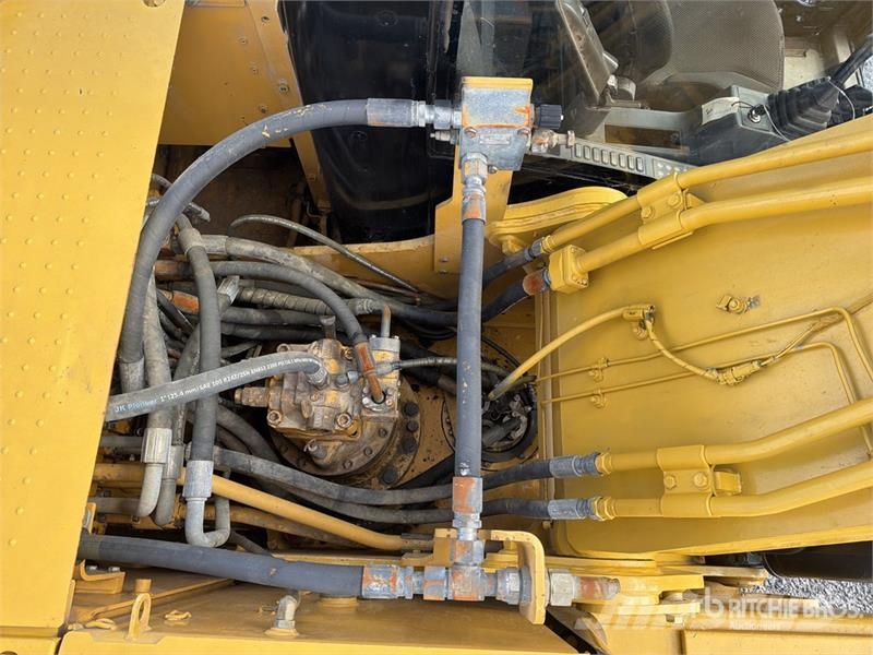 CAT 323D3 Excavadora Hidraulica / Tracked Excavator Pásové rýpadlá