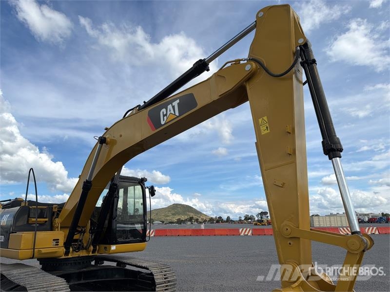 CAT 323D3 Excavadora Hidraulica / Tracked Excavator Pásové rýpadlá