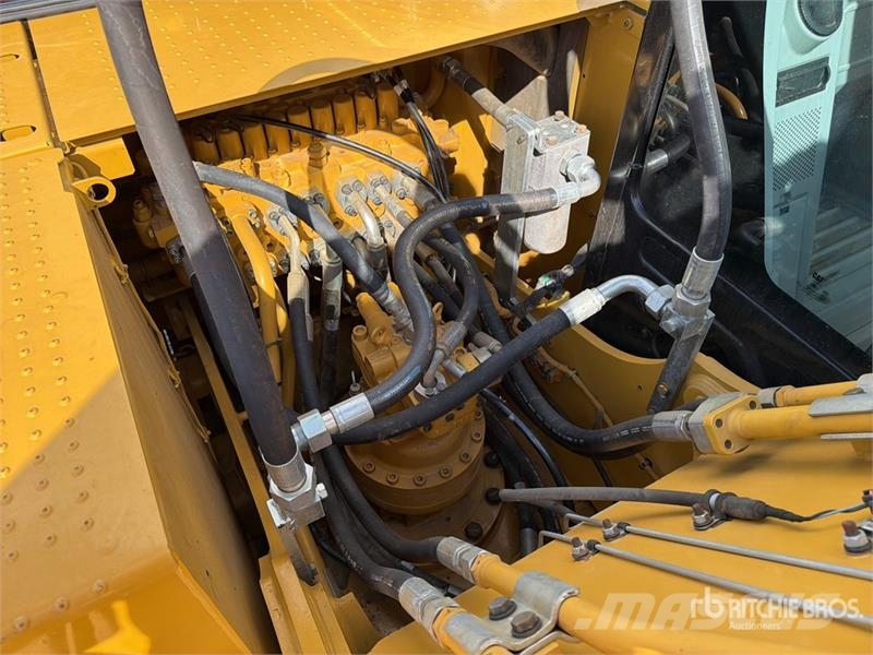 CAT 323D3 Excavadora Hidraulica / Tracked Excavator Pásové rýpadlá