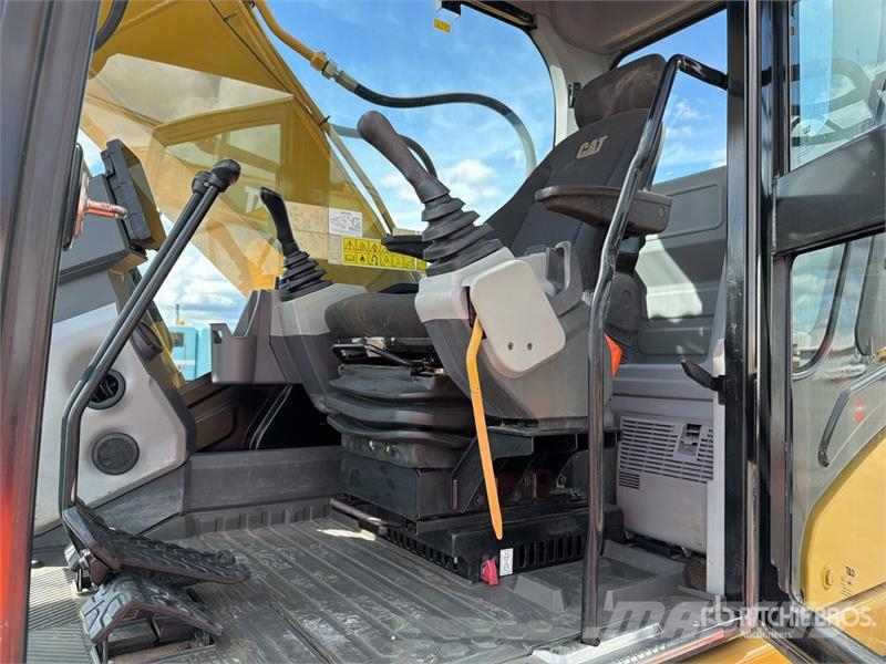 CAT 323D3 Excavadora Hidraulica / Tracked Excavator Pásové rýpadlá