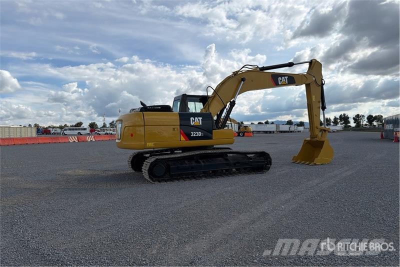 CAT 323D3 Excavadora Hidraulica / Tracked Excavator Roomikekskavaatorid