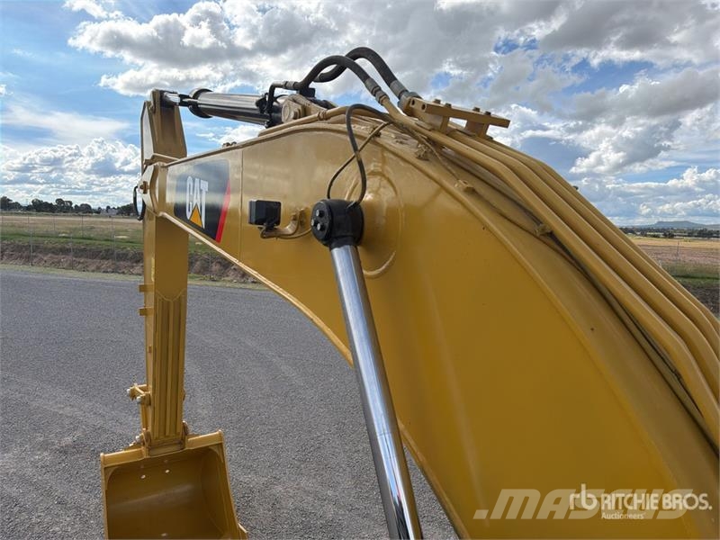 CAT 323D3 Excavadora Hidraulica / Tracked Excavator Pásové rýpadlá