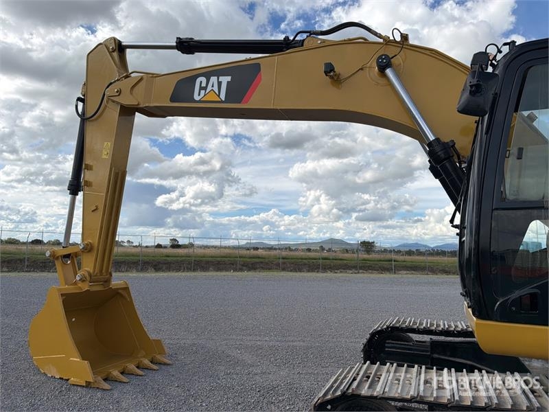 CAT 323D3 Excavadora Hidraulica / Tracked Excavator Pásové rýpadlá