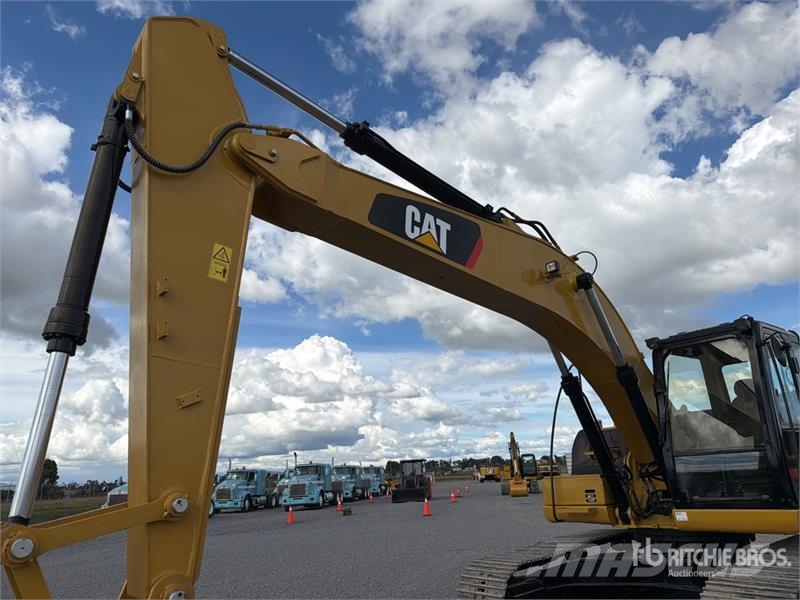 CAT 323D3 Excavadora Hidraulica / Tracked Excavator Pásové rýpadlá