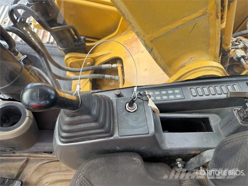 CAT 323D3 Excavadora Hidraulica / Tracked Excavator Pásové rýpadlá