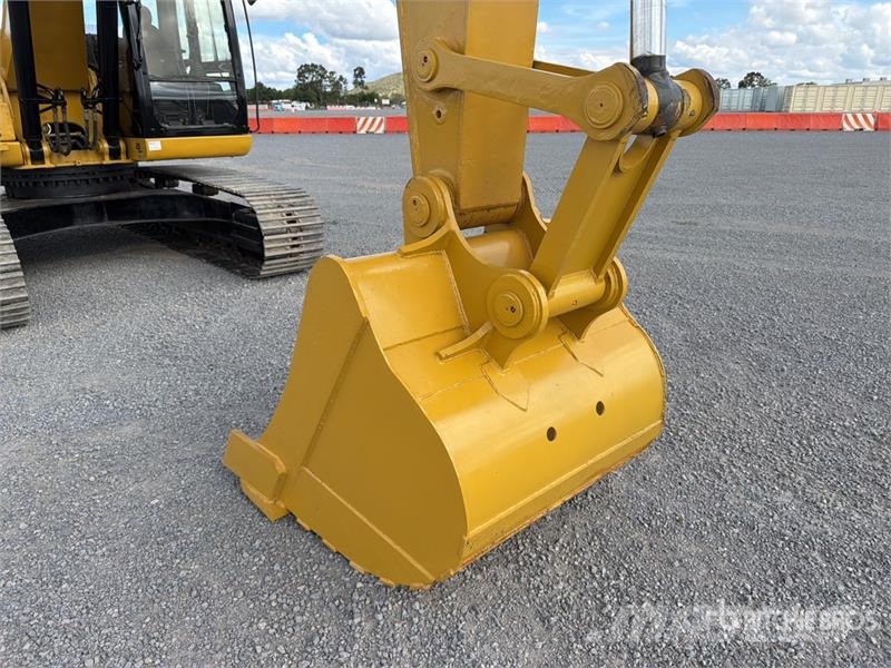 CAT 323D3 Excavadora Hidraulica / Tracked Excavator Pásové rýpadlá