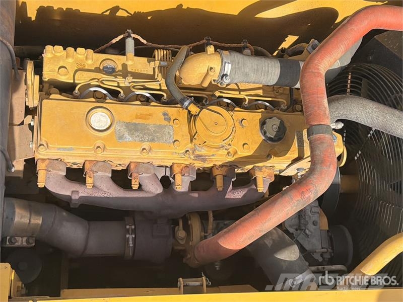 CAT 323D3 Excavadora Hidraulica / Tracked Excavator Pásové rýpadlá