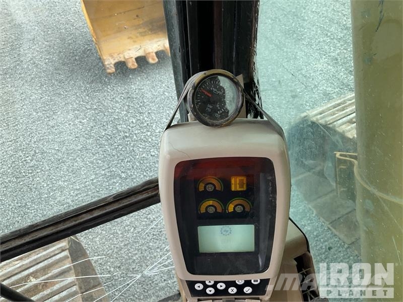 CAT 330CL Tracked Excavator Lánctalpas kotrók