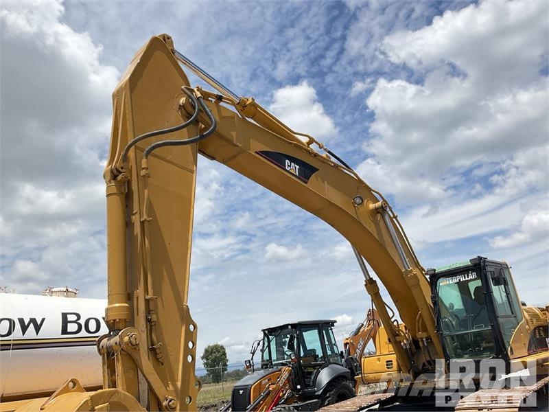 CAT 330CL Tracked Excavator Lánctalpas kotrók