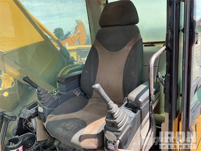 CAT 330CL Tracked Excavator Lánctalpas kotrók
