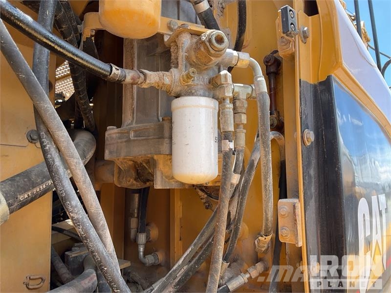 CAT 330CL Tracked Excavator Lánctalpas kotrók