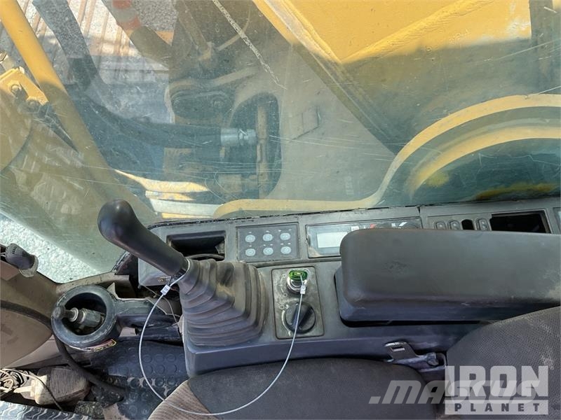 CAT 330CL Tracked Excavator Lánctalpas kotrók