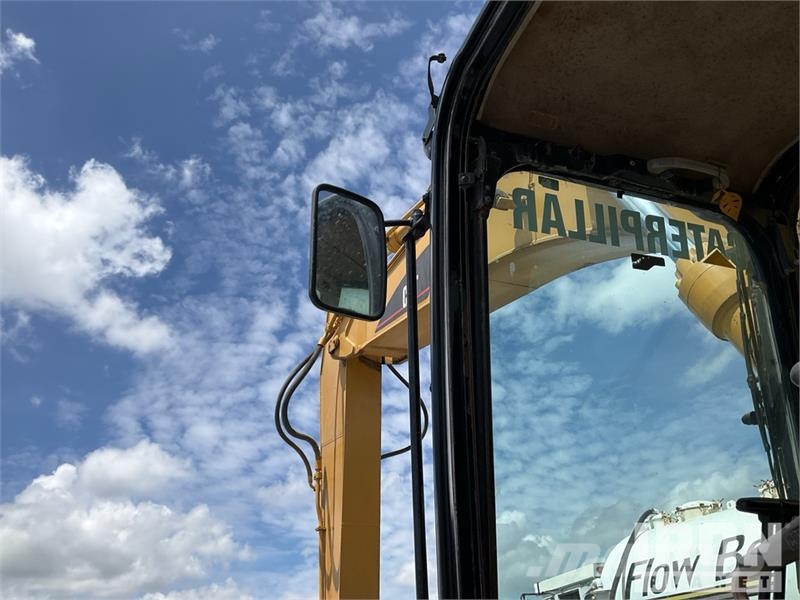 CAT 330CL Tracked Excavator Lánctalpas kotrók