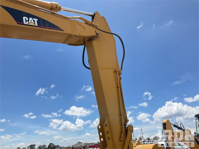 CAT 330CL Tracked Excavator Lánctalpas kotrók